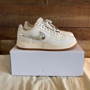 Travis Scott Air Force 1 Sail  - INTRESSE KOLL. Travis Scott Air Force 1 Sail. Storlek 46. Cond:7,5/10