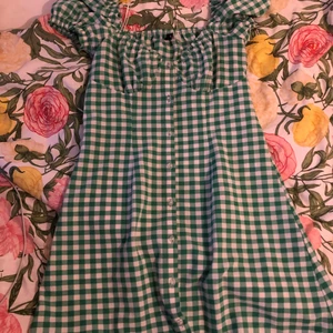 sommarklänning  - supersöt sommarklänning från hm! skicka privat för bättre bild 😁 