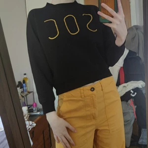 Sweatshirt - En sweatshirt som är köpt från Stadium