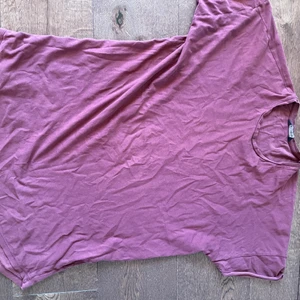 2 st herr Pull & Bear t-shirt - 30kr för 2 st