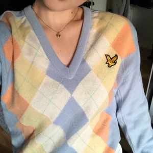 Lyle & scott stickad långärmad - Stickad långärmad lyle & scott tröja. Denna är så fin!!