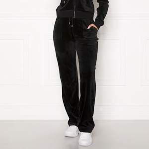✨Juicy couture byxor i färgen svart! säljer pågrund av att de är för stora för mig 💞 nypris: 1000 kr✨~SÅLD~