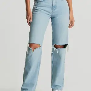 Säljer mina ljusa jeans från Gina tricot som är väldigt sparsamt använda, som nya iprincip. 