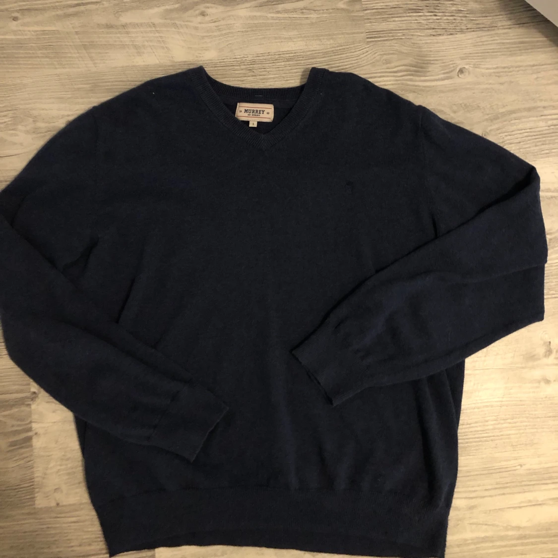 Mörkblå tröja  - 90