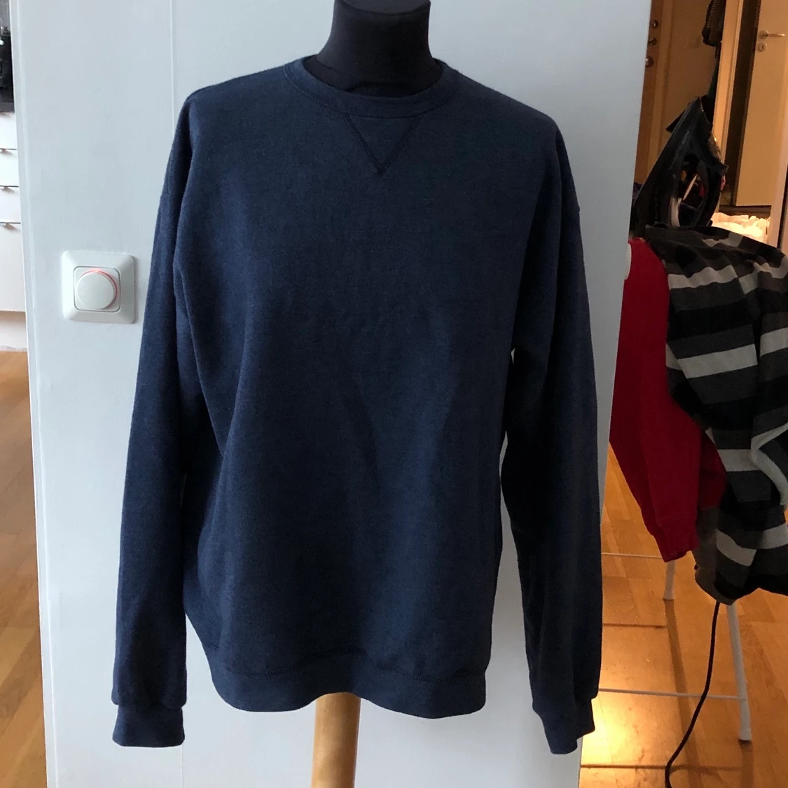 Mörkblå sweatshirt