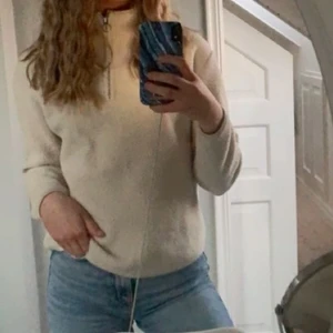 Tröja - Jätte gosig tröja/fleec som typ är i teddy material.💕