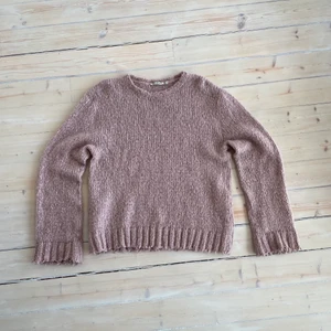 Our Legacy knit sz 50 - Ljusrosa knit. Fint använt skick. Sz 50. Inga flaws.