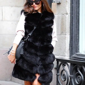 Pälsväst storlek S och M - Säljer min sköna pälsväst för 250kr. Endast använd 2 gånger. Den är mjuk och skön. 