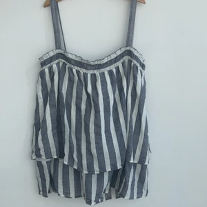 Sommar linne - Ett super fint linne från Veromoda. Perfekt till sommarn