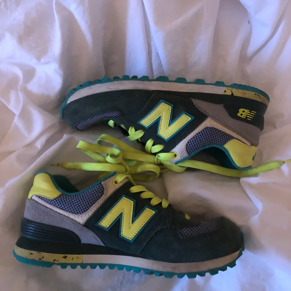 Skor från new balance i storlek 38. Väldigt fint skick!. Skor.