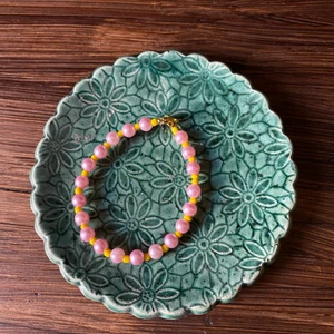 Armband  - Armband till sommaren super fin med lås frakt kostar 15kr fraktbevis får man välj mått själv !! Vid köp skriv adress direkt namn efternamn så får du mitt nummer och swichar !!💞