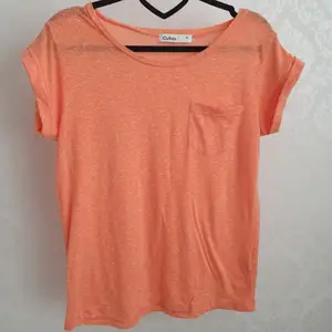 Orange tunn t-shirt ftån Cubus stl M