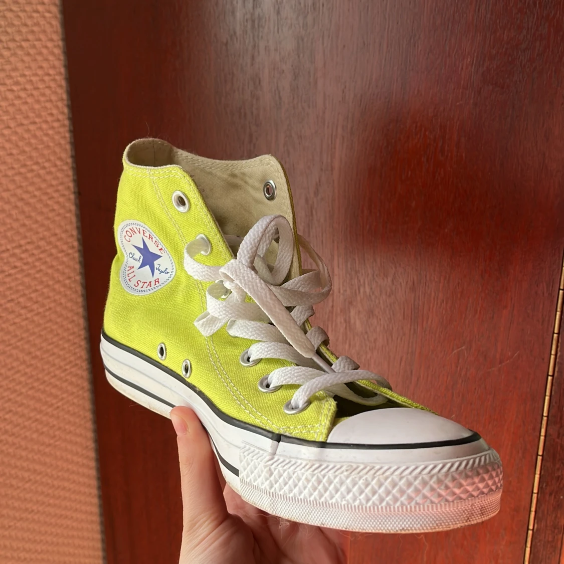 Ljus gröna converse  - 91