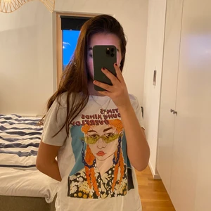 Zara t-shirt  - Söt t-shirt från zara