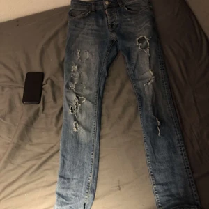 Dsq2 byxor  - Säljer nu dem då jag inte använder dem längre och vill att dem ska komma till mer användning 