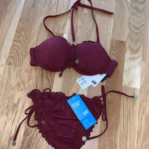 Bikiniset  - Bikiniset från H&M. Nyskick. Bikiniunderdel i storlek 40. Bikiniöverdel i super push up och storlek 80A.