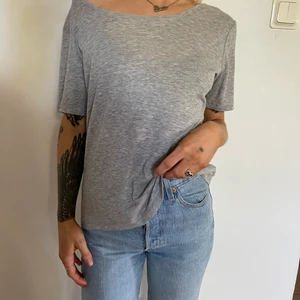 Grå T-shirt  - Vanlig grå t-shirt