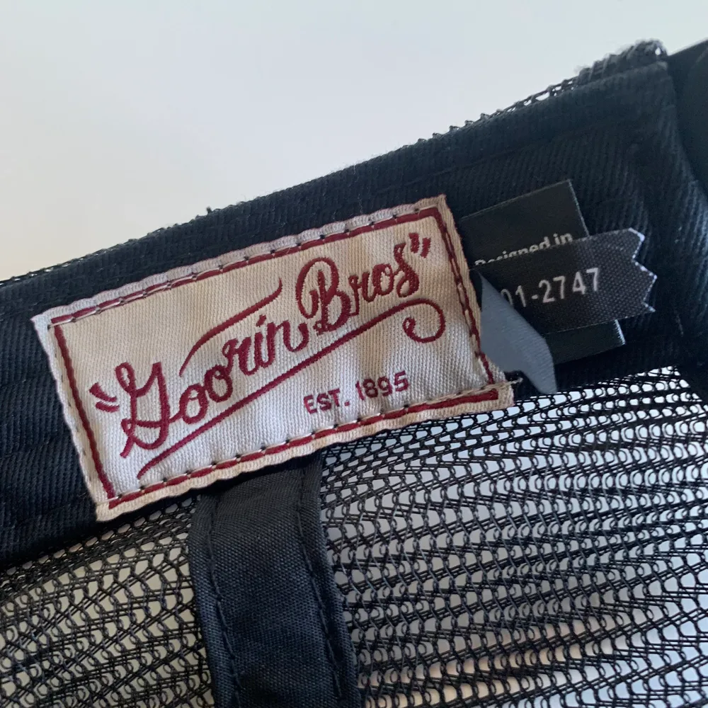 ❗️SÄLJER IGEN PÅGRUND AV OSERIÖS KÖPARE SÅ BUDET GÄLLER INTE ❗️Oanvänd keps från goorin bros Orginalpris: 399kr Frakt:51kr. Asusteet.