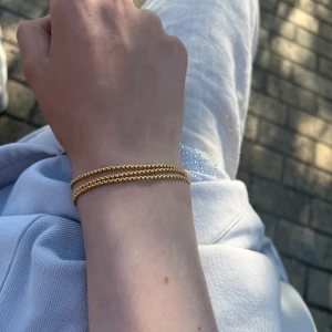 Guldhalsband  - Ett guldhalsband köpt på ur&Penn nyligen för 498kr men säljer det här för 350 