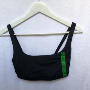 Svart BH - Jätteskön svart BH, aldrig använd. Passar för nån med B-C kupa.