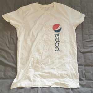 Pepsi Tröja  - En fräsch och go over sized tröja perfekt till sommarens kvällar! 🌞