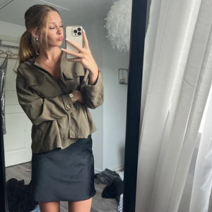 Satinkjol - Vacker satinkjol dom tyvärr aldrig kommit till användning.😕😻