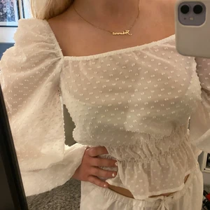 Vit topp - Fin vit topp från Gina tricot i storlek 36💗bra skick, köparen står för frakten💗