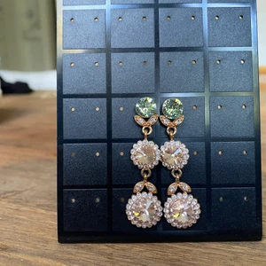 Lily and rose örhängen  - Lily and rose örhängen