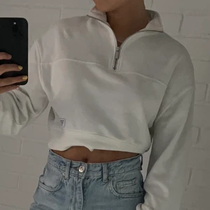 Sweatshirt  - Från Hm säljer då det inte är min stil! Strl Xs 20kr