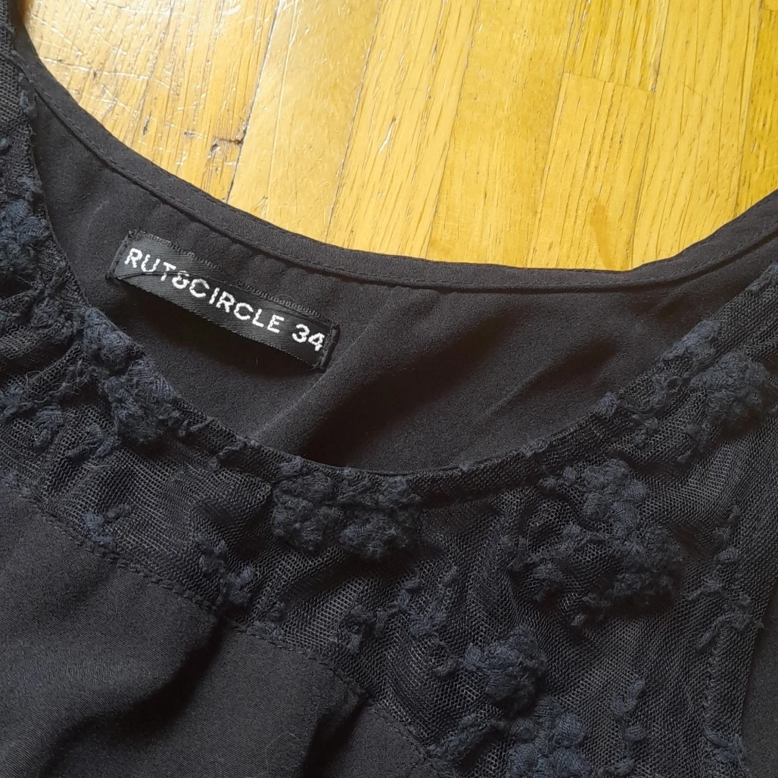 Rut&circle topp med spets  - 91