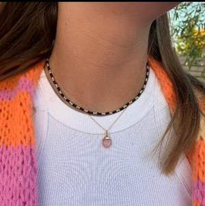 pärlhalsband - Fint pärlhalsband, går att göra i andra färger. 69kr, 13kr frakt❤️❤️