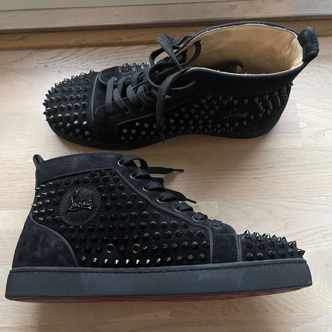 Christian Louboutin high top Louis sneakers svarta med nitar - 91