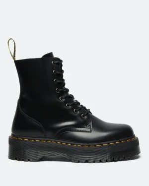 Dr Martens - Dr martens köngor i väldigt bra skick! Använda ca 2 månader. Nypris 2500 kr Storlek 40 ( lite små i storleken ) så passar en 39. Väldigt sköna! Väl omhändertagna. 