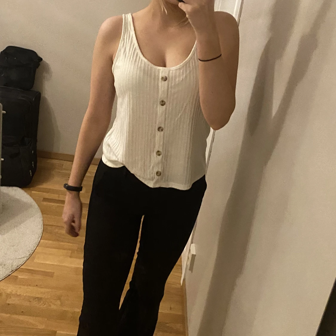 Vitt linne med knappar - 90