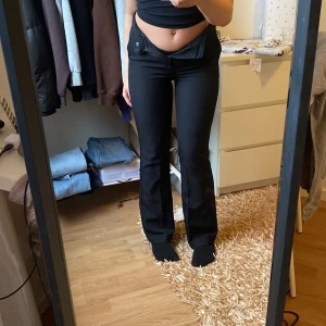 Kostymbyxor  - Kostymbyxor från bik bok sl 34 som nya säljer för dom e för små på mig  💕