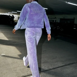 Juicy Couture Set  - Säljer detta nya setet som utgått från kollektionen, aldrig använt så i helt nytt skick! Strl M i båda delarna 