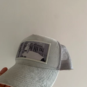 Keps - Säljer nu min emilio pendenza keps! Inte kommit till användning och använd kanske  3-4 gånger. Skick 9,5/10 för att den är nån gång använd. 