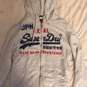 Tjocktröja  - Tjocktröja superdyrt väldigt bra skick