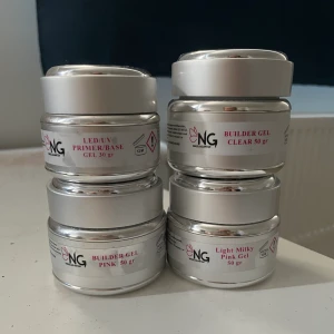 Gelenaglar - Säljer massa byggmaterial till att göra helt egna gelenaglar. Säljer då jag har för mycket. Du får med 3 bygg-gel och en primer. Det är 100% kvar i två av bygg-gelen och va 90 % i de resterande. Nypris för en builder gel är 200 kronor🥰allt säljs ihop!