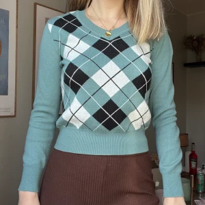 Tröja - Tröja med mönster i storlek M. Köpt från Shein.