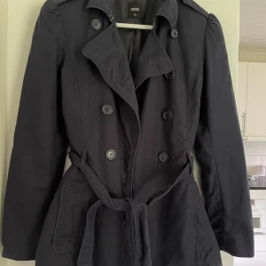 kappa - Mörkblå kappa xs passar mig som har small, använd men i gott skick. kan skickas . pma vid intresse 