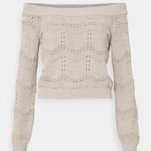 Off shoulder tröja  - Säljer denna helt nya tröja från zalando pris lapp kvar! (Egen bild!) Storlek XS säljer för 229. Ny pris från zalando inklusive frakt 318!❤️(bud på 275!)