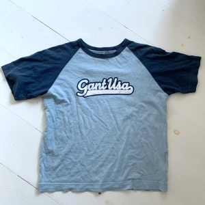 Babytee från Gant💙 - Cool babytee från Gant köpt second hand💙