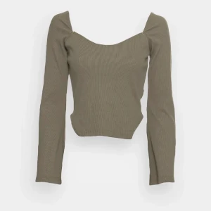 Tröja - Tröja missguided. Strl 38, sparsamt använd och ny! 🫶