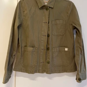 Jacka från Morris - Fin jacka från Morris i fint skick! Storlek M, ganska liten i storlek.  Nypris 1699:-