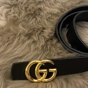 Liten Gucci bälte (A kopia) köpt för 449kr, säljs för 200kr