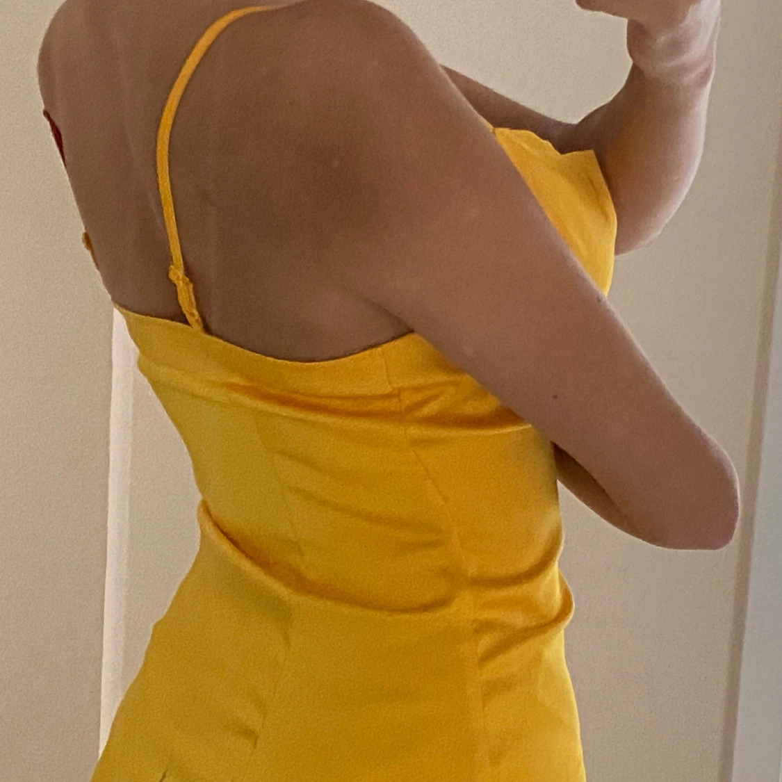 gul klänning - 90