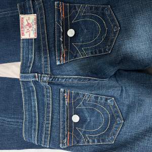 Tru religion jeans i perfekt skick 💕low waist och Bootcut 