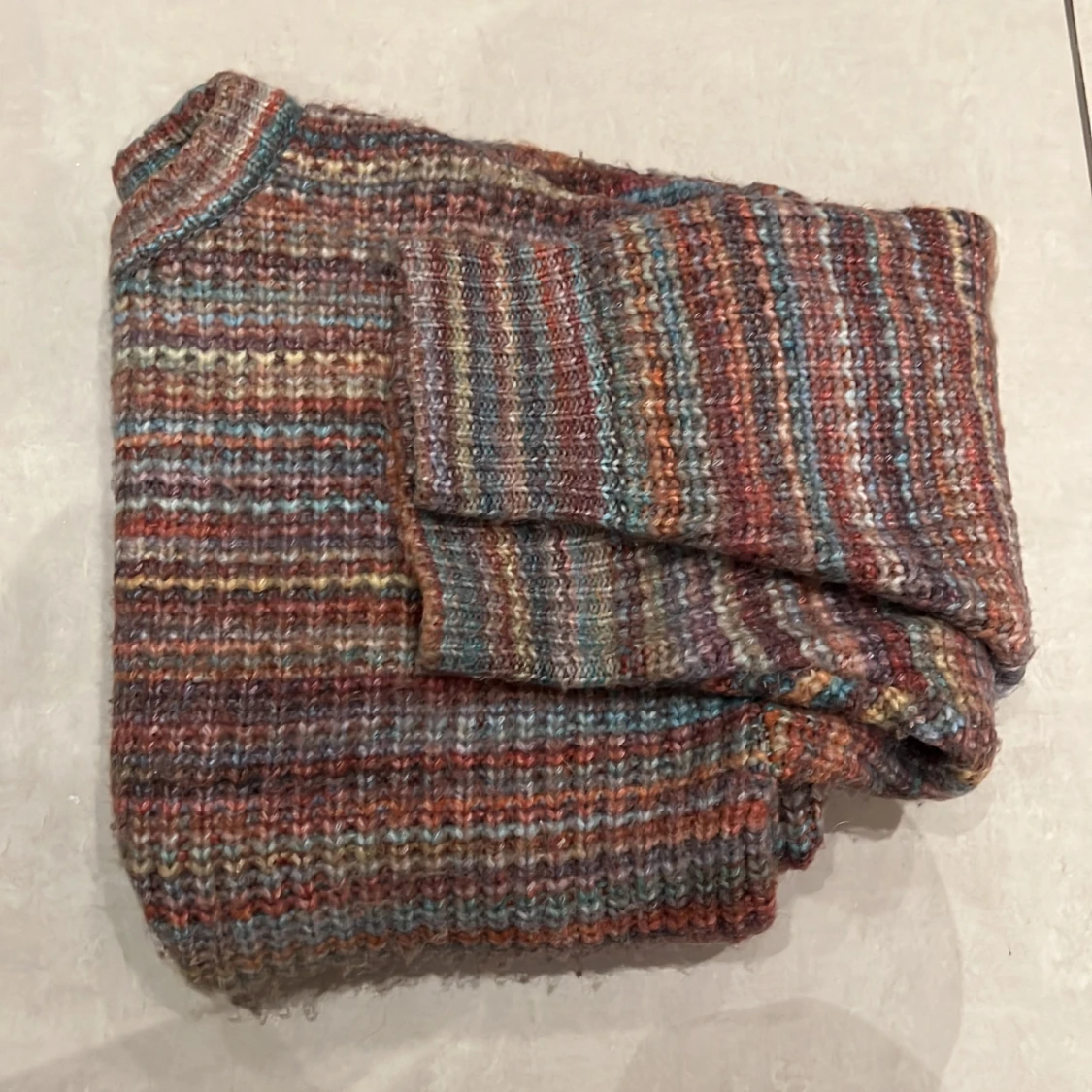 Färgglad stickad tröja - 91