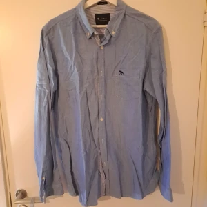 Bondelid skjorta  - Blå skjorta från Bondelid, relaxed fit, stl L 